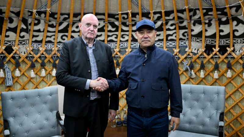 Садыр Жапаров аркан жол куруучу компаниянын жетекчиси менен жолугушту