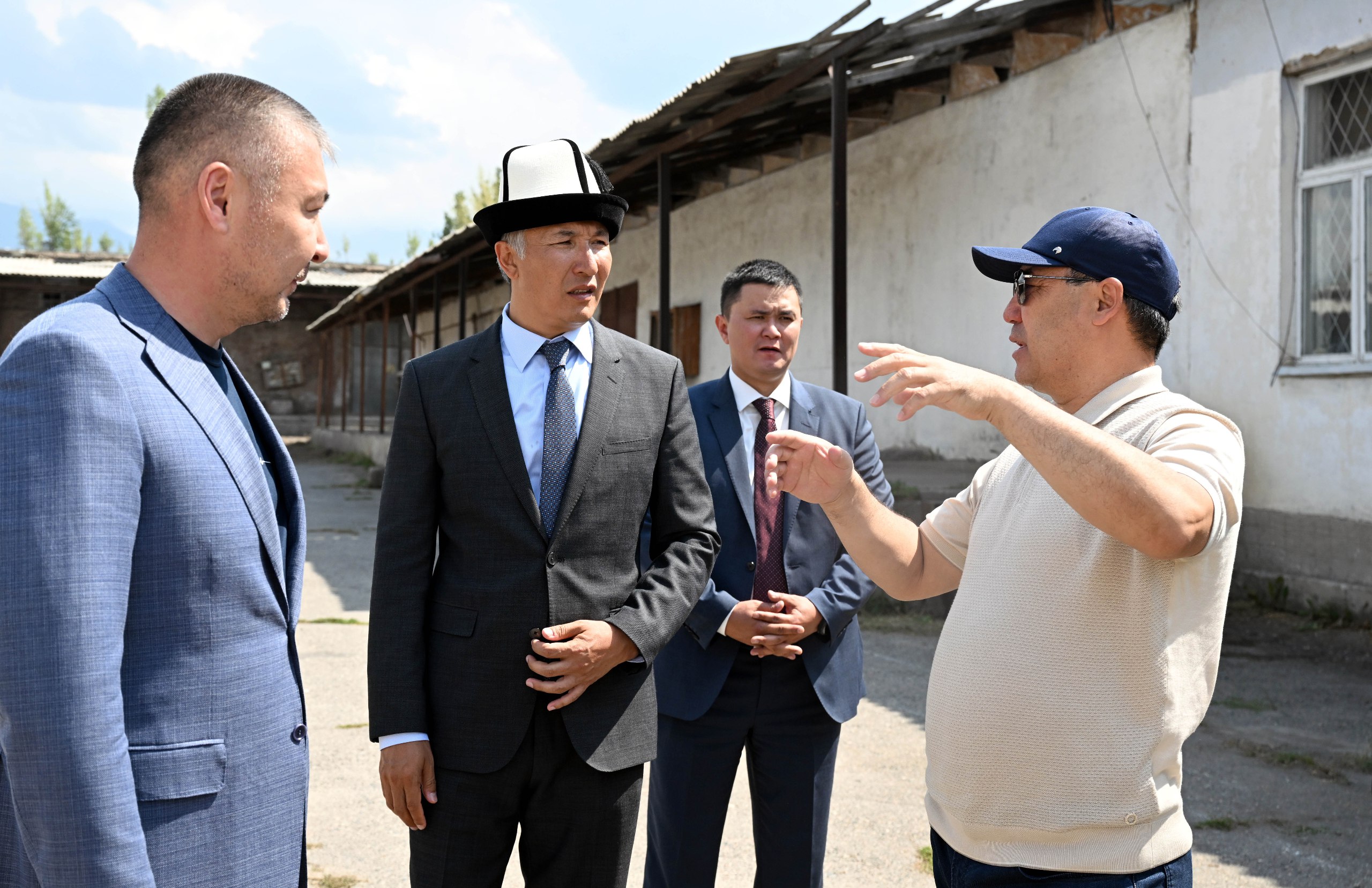 Президент Караколго жаңы сквер курууну тапшырды