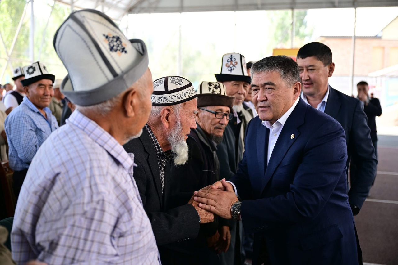 Ноокат району: Камчыбек Ташиев жергиликтүү эл менен жолукту   