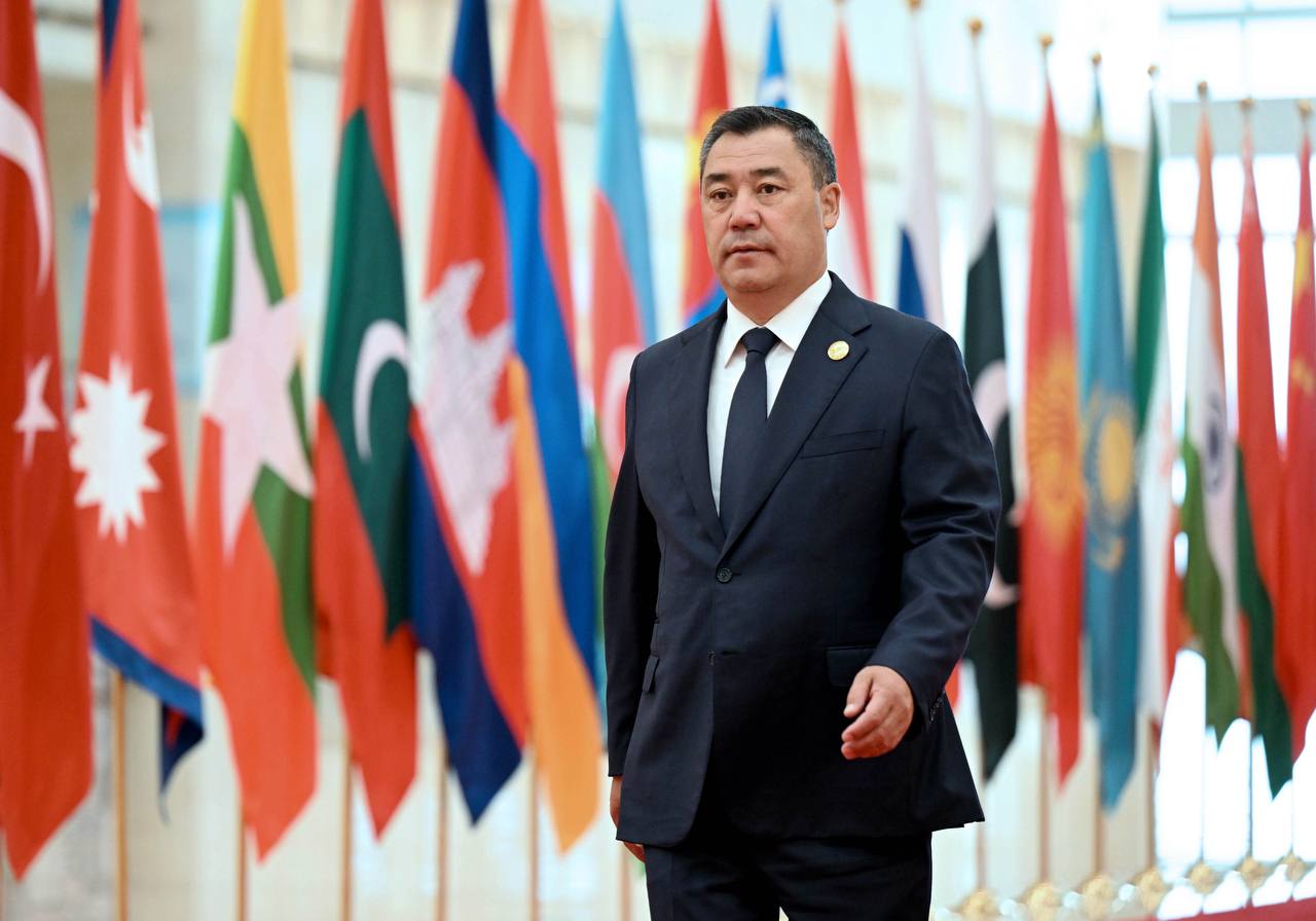 Президент ШКУга мүчө мамлекеттердин башчыларынын жыйынына катышууда