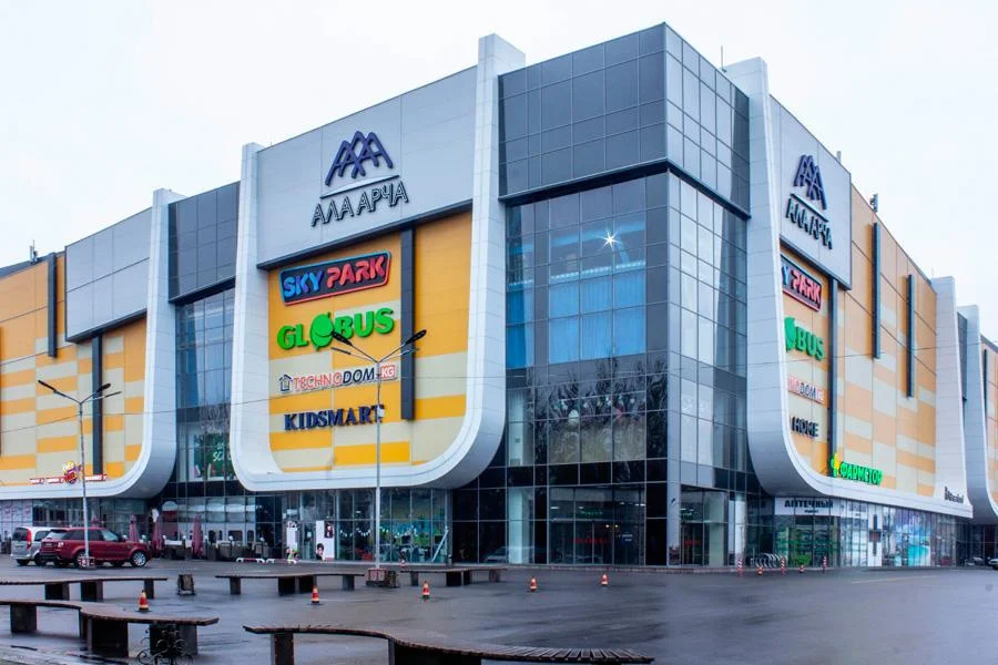 Бишкектеги «Ала-Арча» соода борборундагы адамдар эвакуацияланды