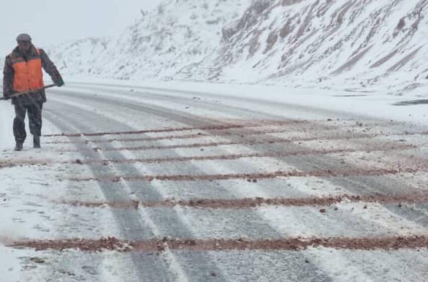 Ашууларда кар жаап жатат