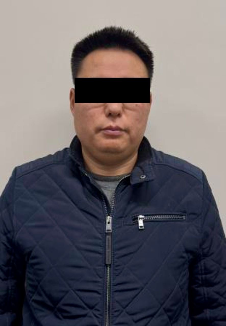 УКМК: Ахунбаев атындагы медакадемиянын мугалими 150 миң сом пара алып жатып кармалды