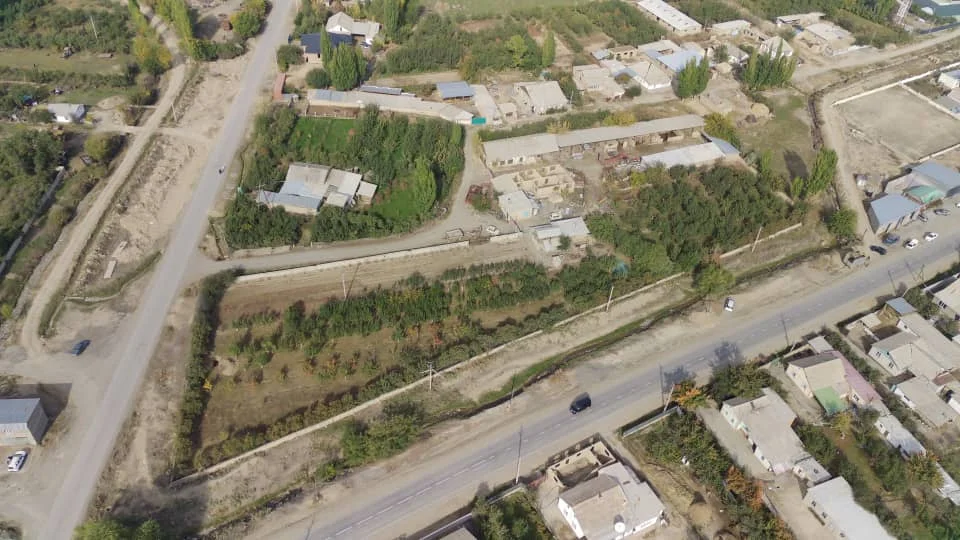 Таласта жаран мыйзамсыз жер иштетип жүргөнүн мойнуна алып, кайтарып берди