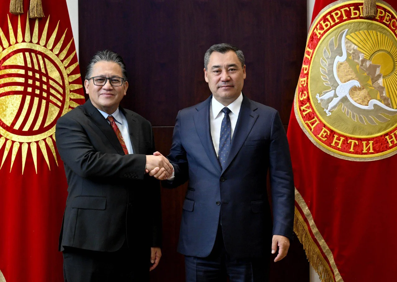 Малайзиялык Сенатор 2009 жана 2025-жылы Кыргызстанга болгон сапарын салыштырып, макала жазды