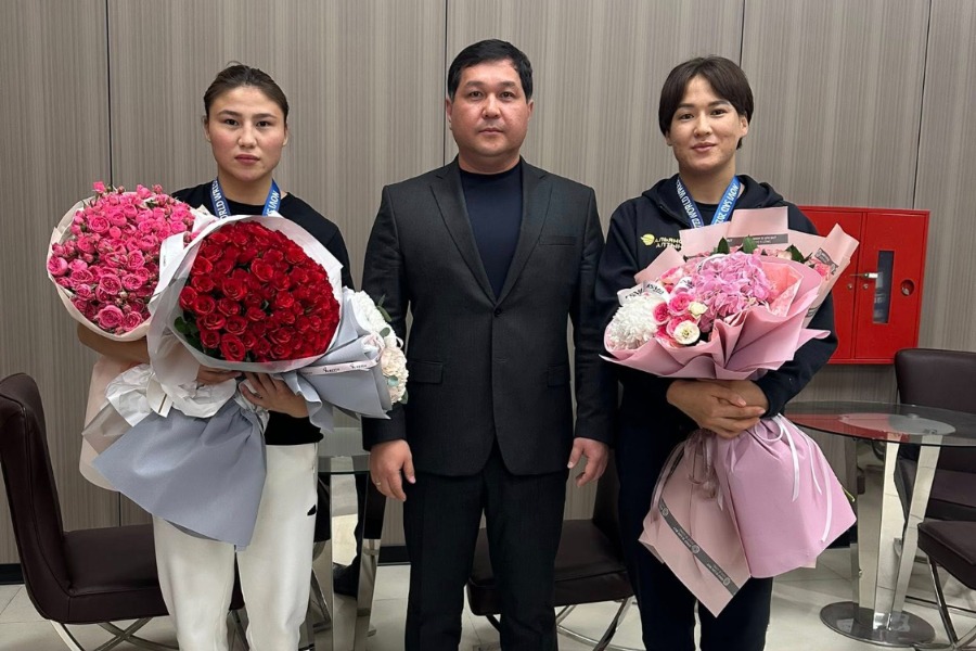 Кыргыз балбан кыздары дүйнө чемпионатынан кайтып келишти