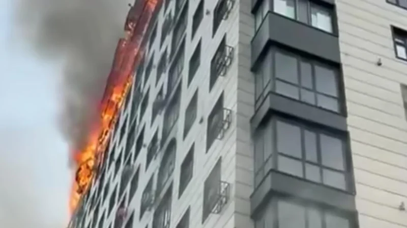 Ошто көп кабаттуу үйдөн өрт чыкты