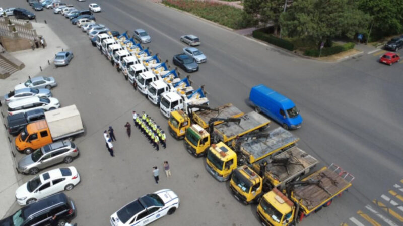 Бишкекте аялдамаларга токтогон унааларга каршы масштабдуу рейд башталды