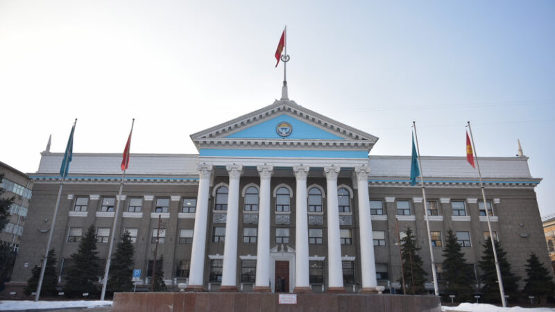 Бишкек мэриясы Айтматов проспектисиндеги жер тилкелери боюнча 29 доо арызын кайтарып алды