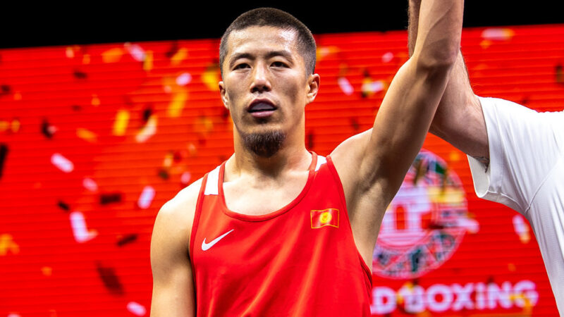 Мунарбек Сейитбек уулу Дүйнө кубогунун жарым финалына чыкты