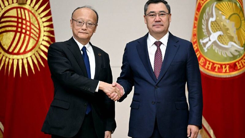Садыр Жапаров АӨБ президенти Масато Канданы кабыл алды