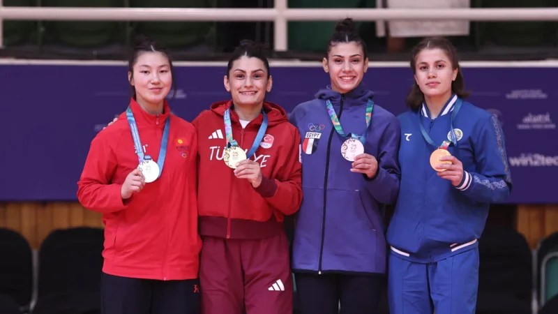 Жанар Жолдошева VI Ислам шериктештиги оюндарында күмүш медаль утту
