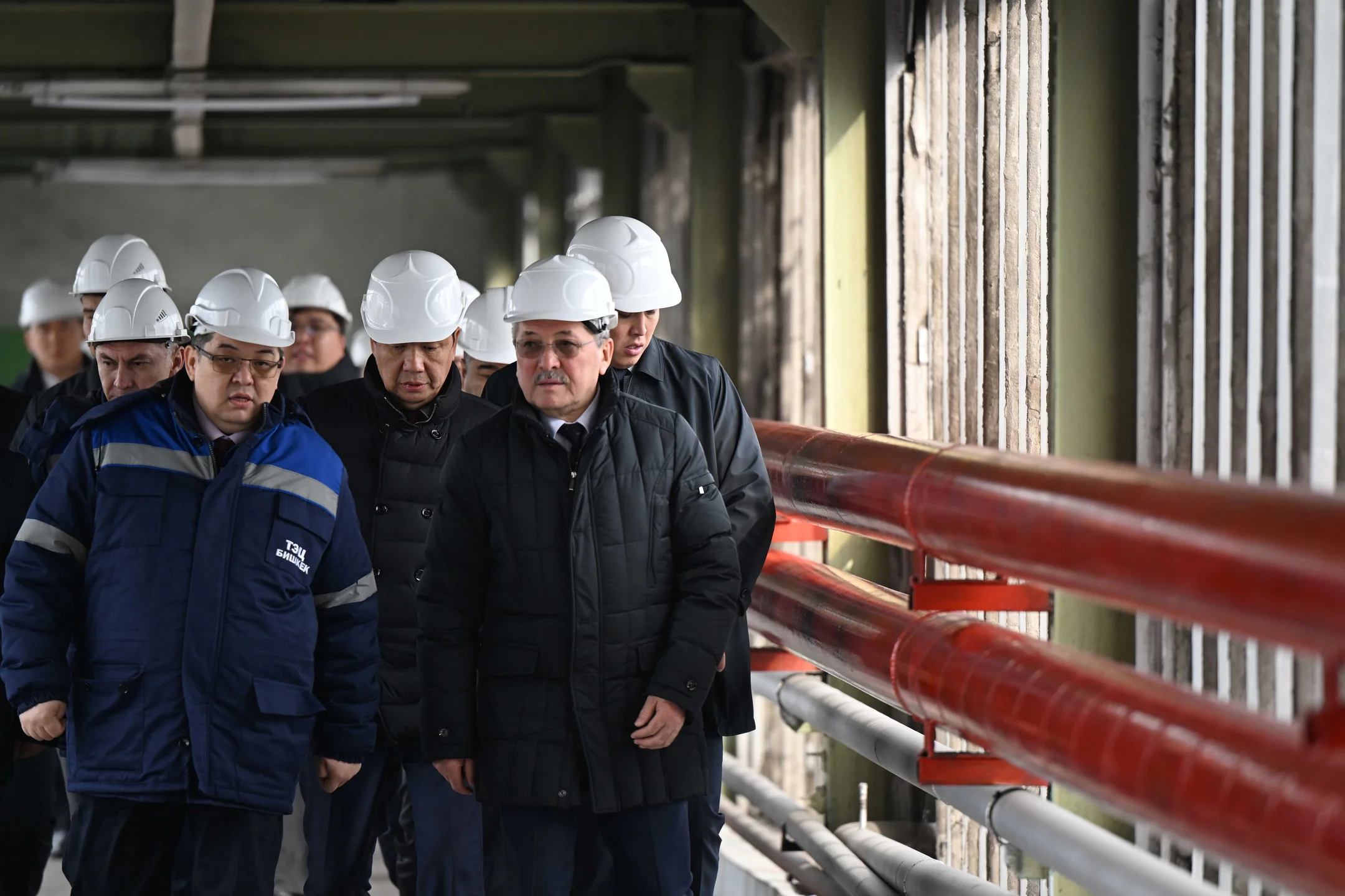 Адылбек Касымалиев  Бишкек жылуулук электр борборунун ишин текшерди