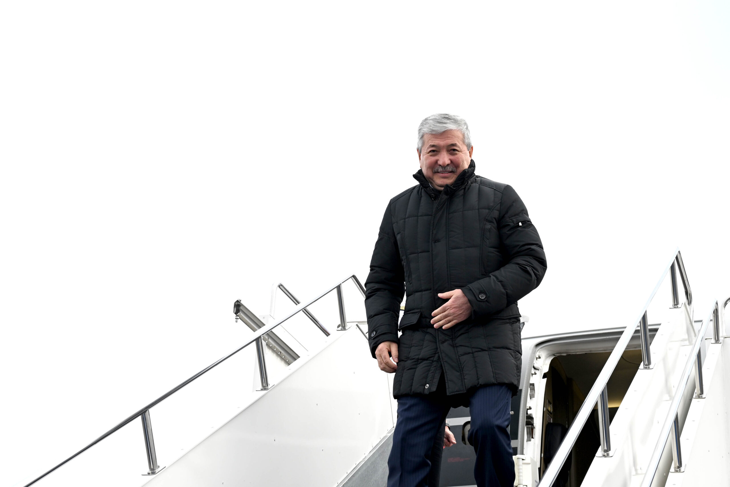 Адылбек Касымалиев Казакстанга жумуш сапары менен барды