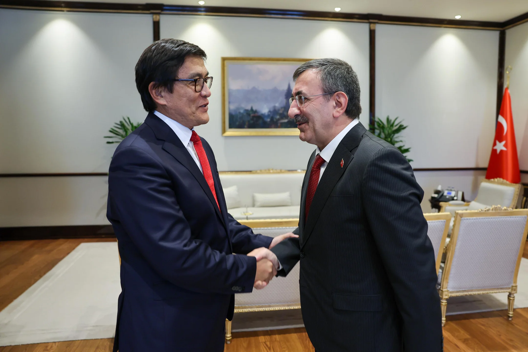 Эдил Байсалов Түркияга иш сапары менен барды