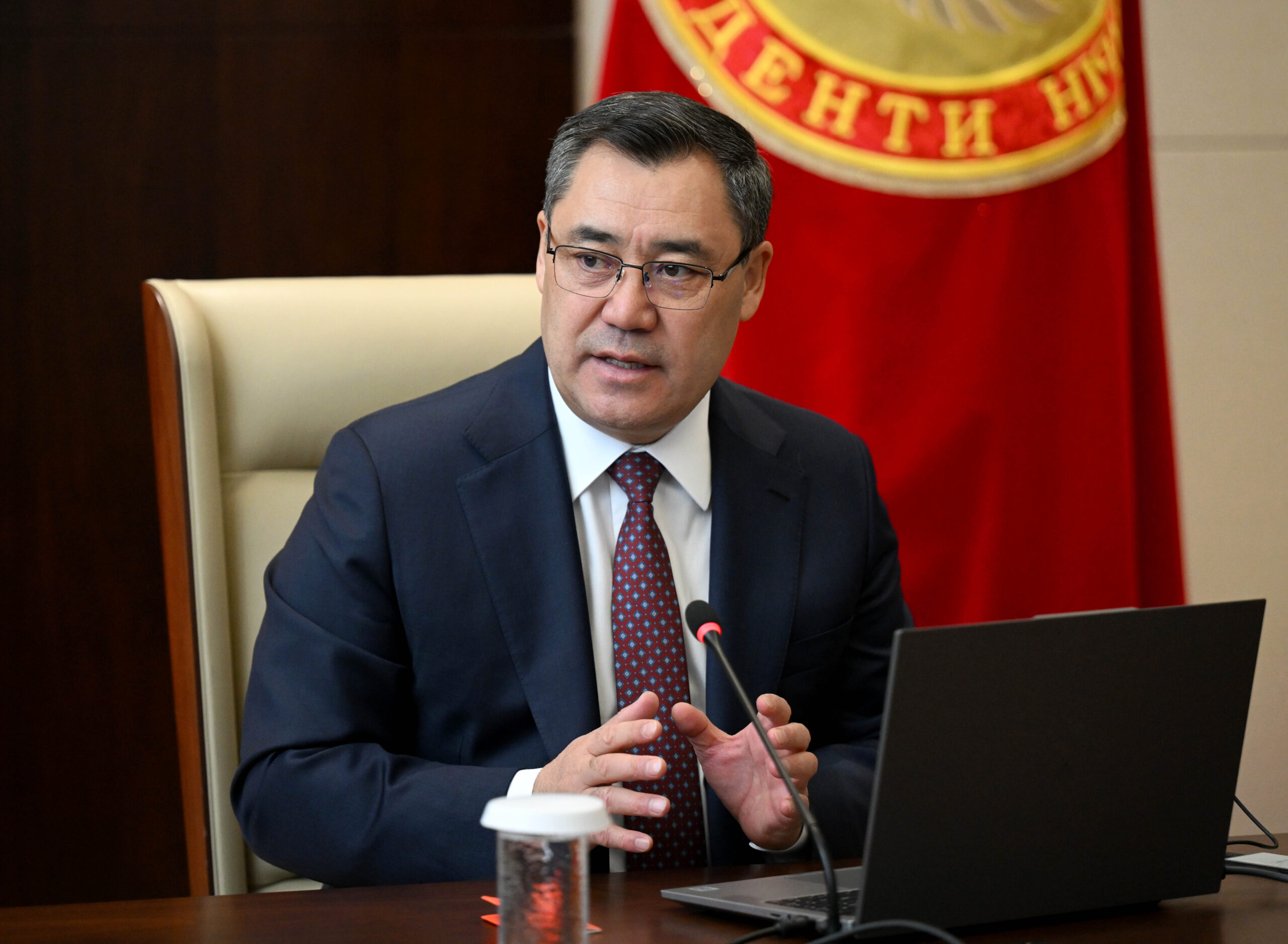 Садыр Жапаров алтын менен камсыздалган USDKG стейблкоиндин алгачкы эмиссиясын ишке киргизди