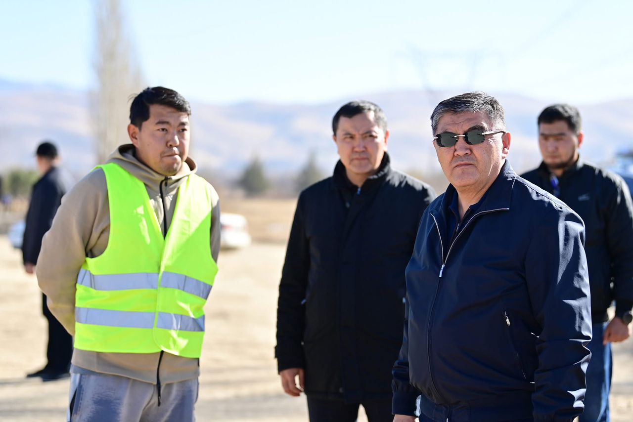Камчыбек Ташиев Сузактагы “Жалал-Абад аэропортунун курулуш аянтчасына барып, жеринде текшерди