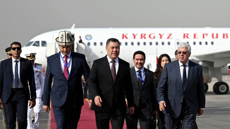 Президент Садыр Жапаров Египетке расмий сапары менен барды