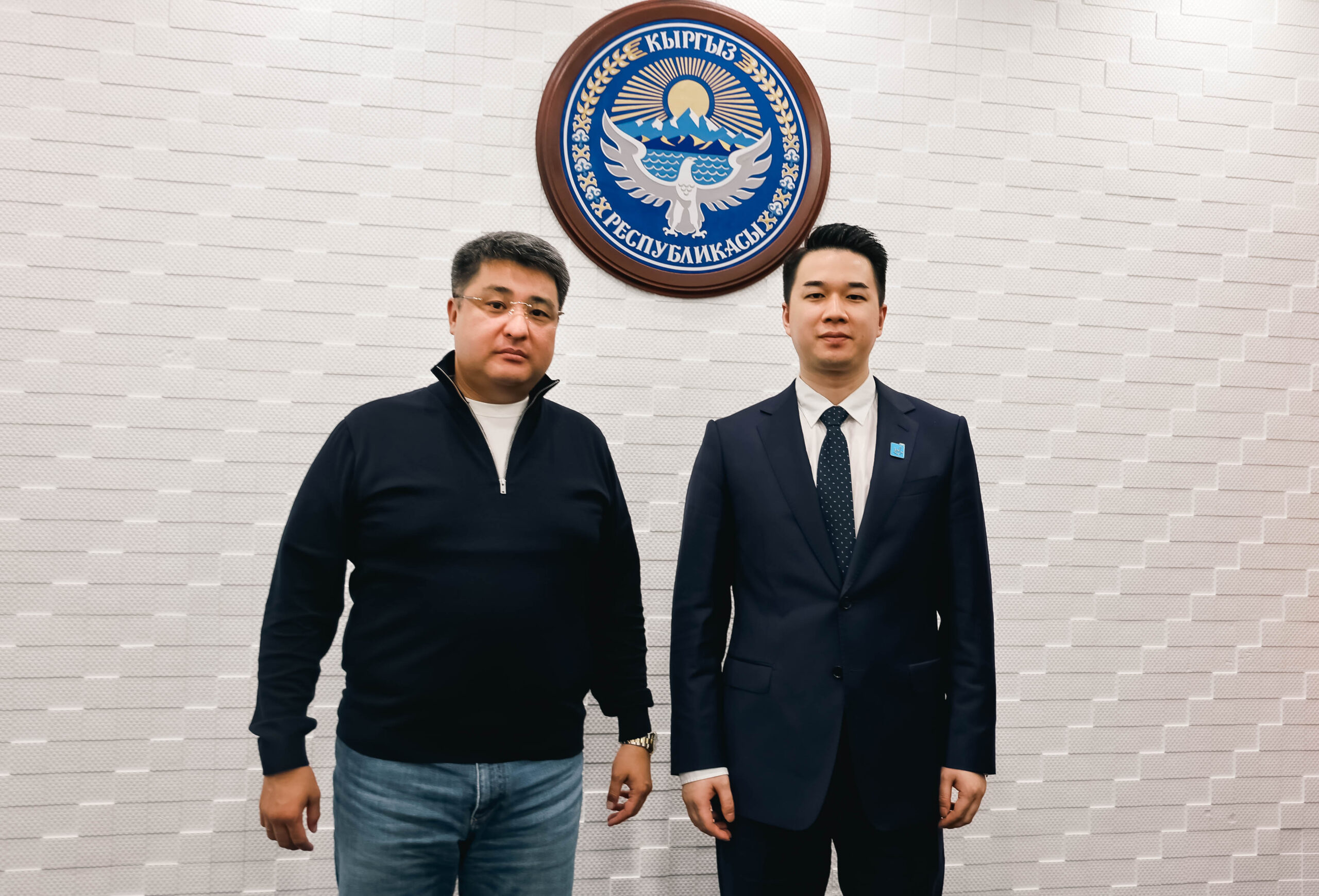 «Кыргызстан Аэропортторунун» башчысы Кытайдын ZTO компаниясынын өкүлдөрү менен жолукту