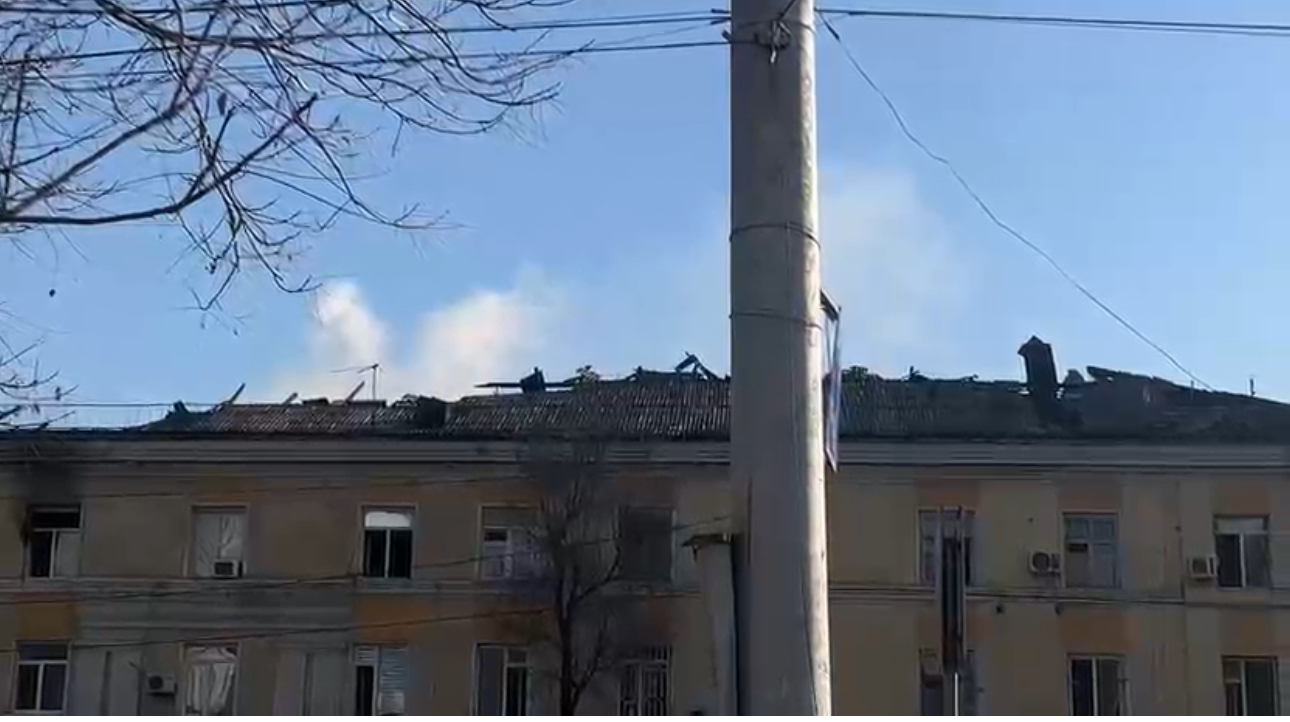 Көп кабаттуу үйдүн жашоочулары эвакуацияланып, өрт өчүрүлдү