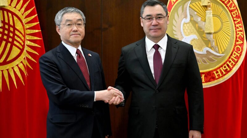 Садыр Жапаров Япониянын Кыргызстандагы Элчиси Года Хидэкини кабыл алды