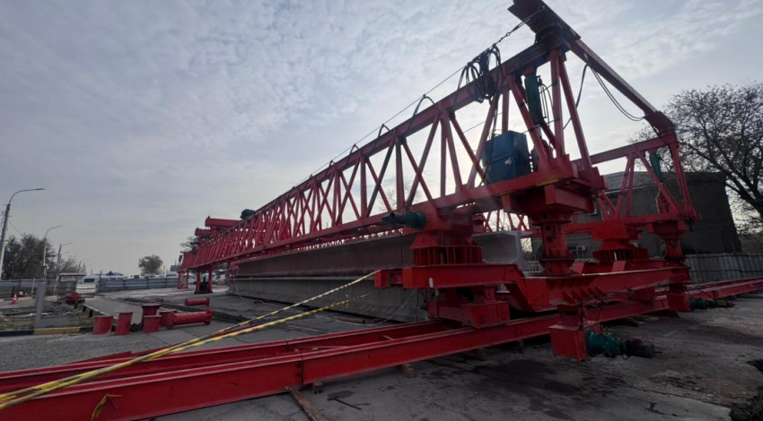 Жибек Жолу проспектиндеги көпүрөнү реконструкциялоо иштери кызуу жүрүүдө