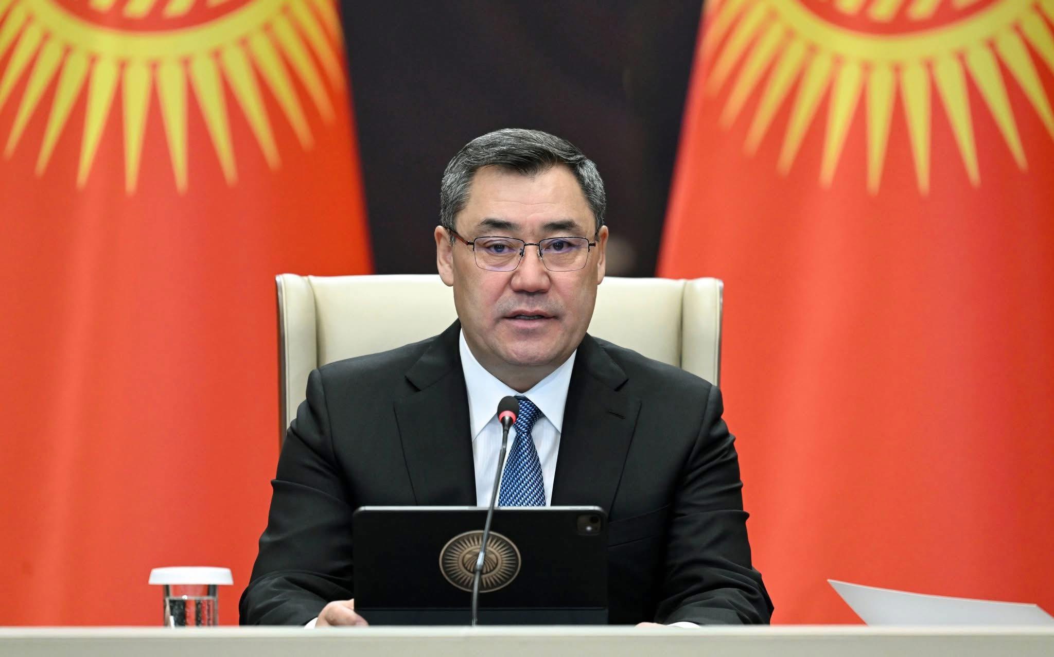 Жапаров: Туура эмес түшүнүп жеке жактардын, майда бизнестердин светтерине асылбагыла!