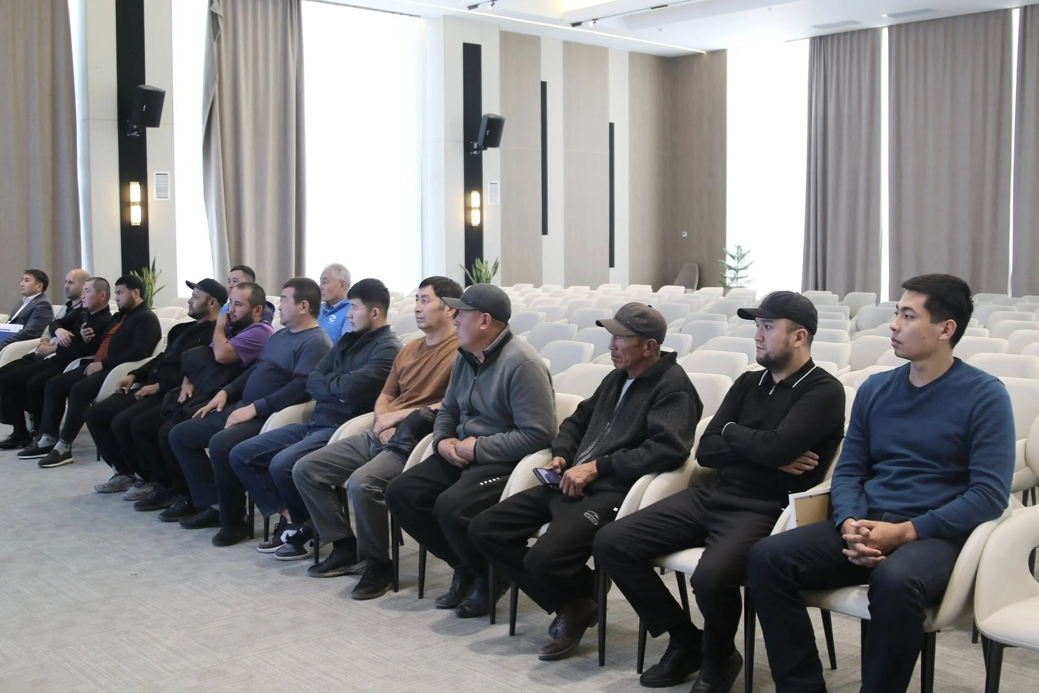 Жалал-Абадда кыйын кырдаалга кептелген 9 жаранга акча каражаты берилди