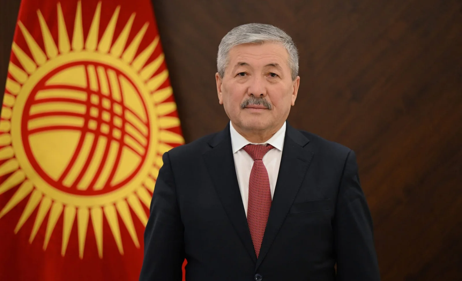 Касымалиев прокуратура кызматкерлеринин күнү менен куттуктады