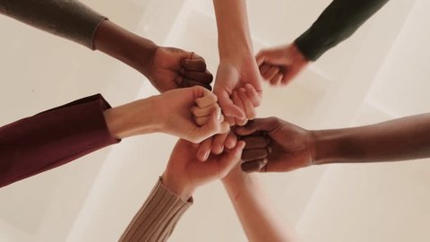 “Беш манжа бөлөк — билек бир, беш адам бөлөк — тилек бир”. Иш күнүңүз ийгиликтүү өтсүн окурман!