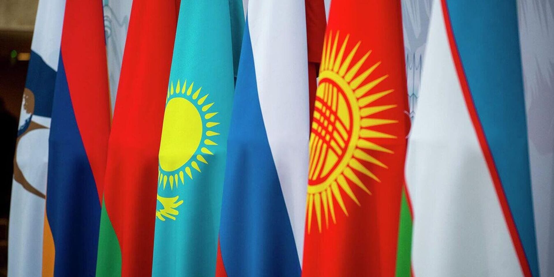 Кыргызстандын тышкы соода жүгүртүүсү 9 айда 11,3 миллиард долларды түздү