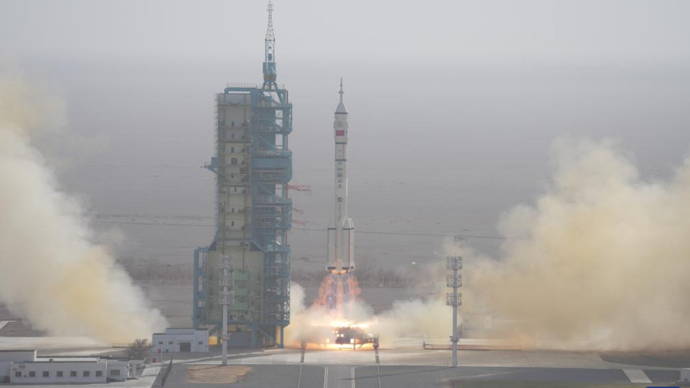 Кытай космостук таштандыдан жабыркаган “Шэньчжоу-20” кемесин алмаштырат