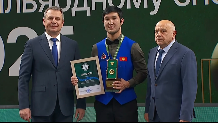 Ызат Ратбеков бильярд боюнча дүйнөлүк кубоктон 1-орунду алды