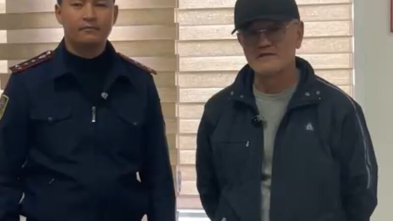 Автобус айдап баратып тамеки чеккен айдоочу жоопко тартылды