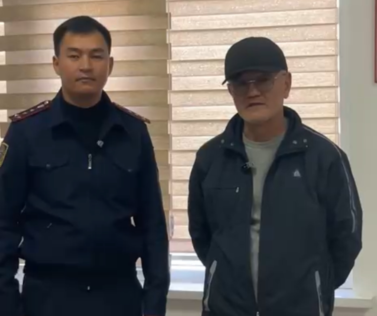 Автобус айдап баратып тамеки чеккен айдоочу жоопко тартылды