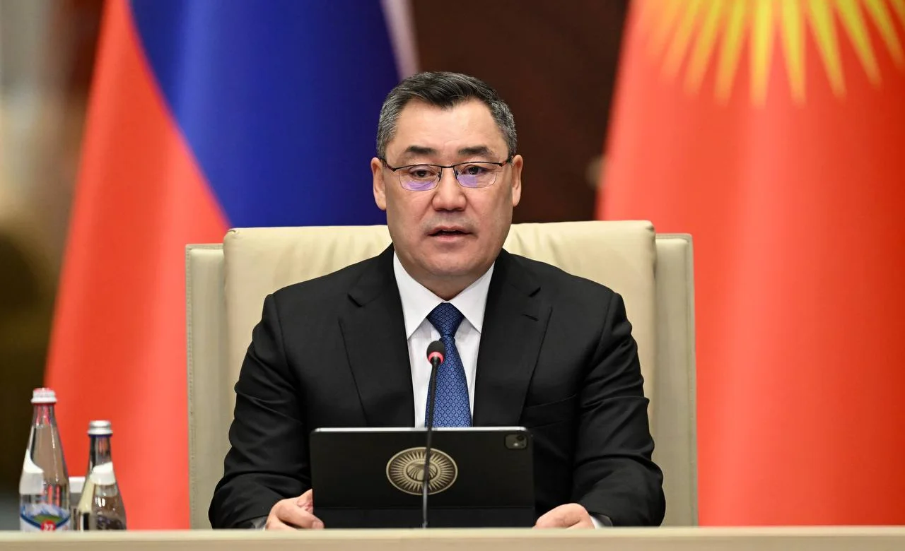 Жапаров: Россиядагы жүз миңдеген кыргызстандык экономикага татыктуу салым кошушууда