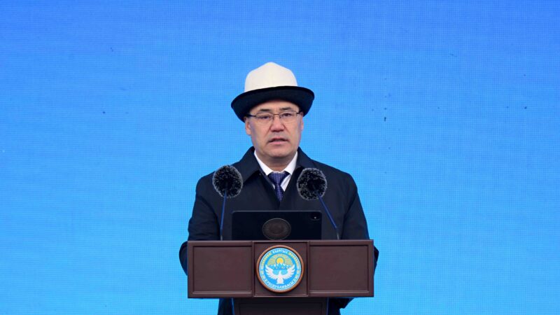 Президент: «Коомчулук милициядан ар дайым жогорку жоопкерчиликти, адилеттүүлүктү жана чынчылдыкты күтөт»