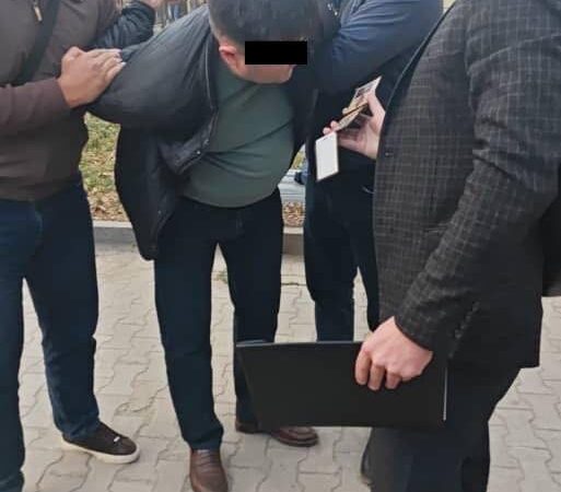 УКМК Ош шаарындагы жактоочуну кармады