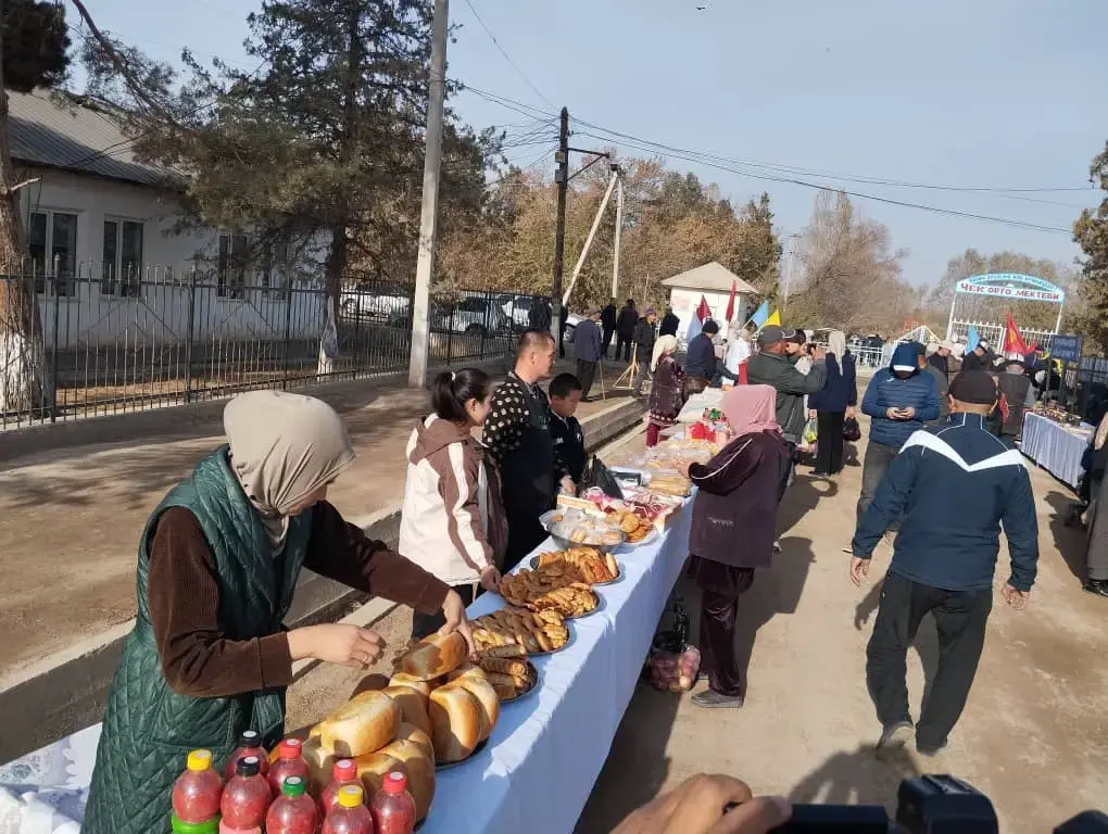 Эттин баасы 640 сом. Баткенде айыл чарба жарманкеси өтүүдө