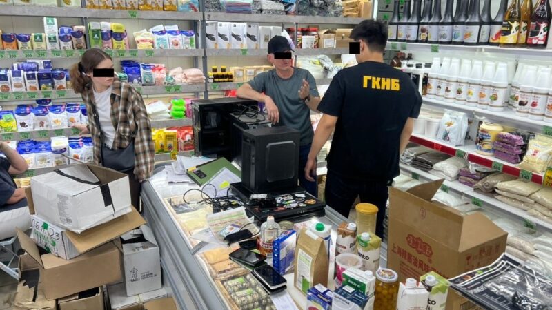 Чет өлкөдө мөөнөтү бүткөн тамак-аштарды Кыргызстанга алып келип саткан жаран кармалды