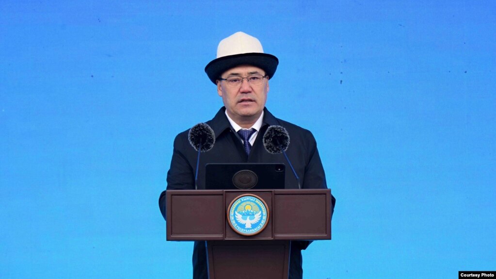 Садыр Жапаров Бишкек, Ош шаарларынын мэрлерине “бөрк ал десе — баш албагыла” деп катуу эскертти