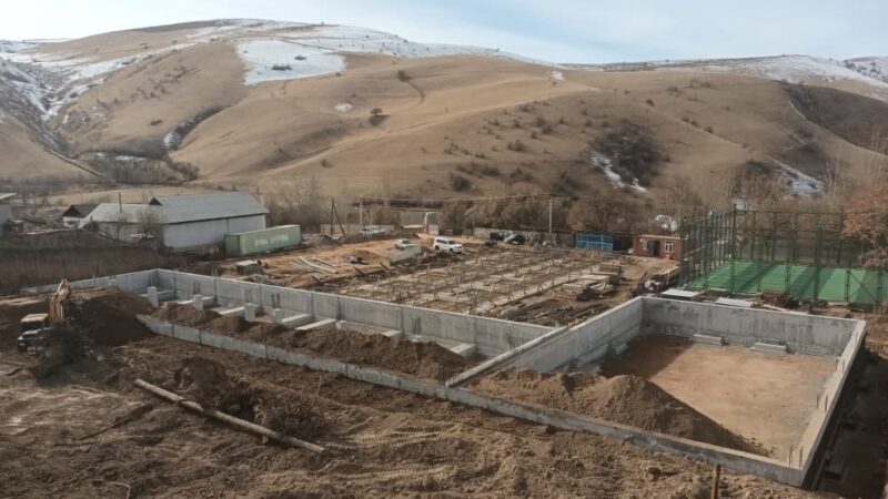 Өзгөндө жаңы мектептин пайдубалы куюлду