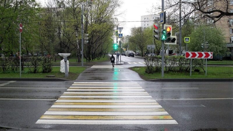 Кыргызстанда «акылдуу» жөө жүргүнчү өтмөгү иштелип чыкты