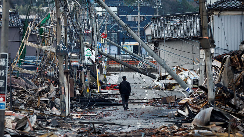 Японияда жер титирөөдөн 35 адам жабыркады