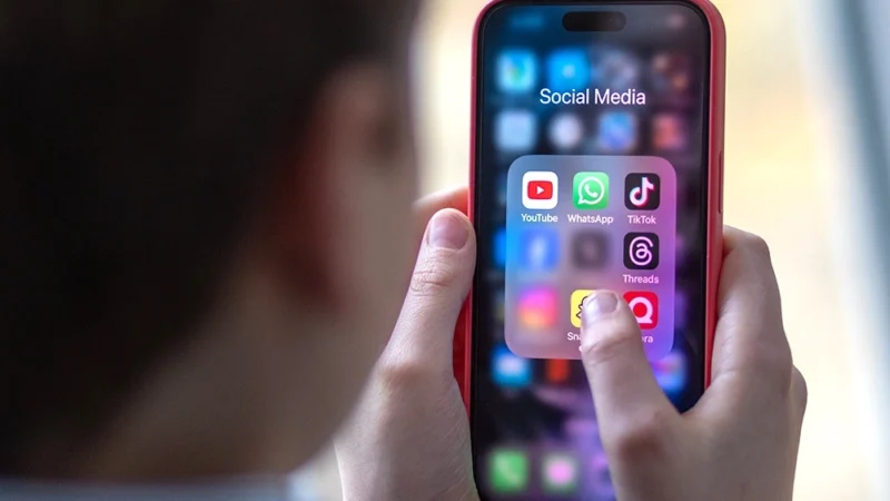 Австралия өспүрүмдөргө социалдык тармактарды колдонууга тыюу салды.