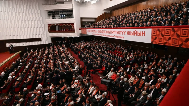 Элдик курултай: Жумгалдыктар көмүрдү жарым баасында берүүнү суранышууда