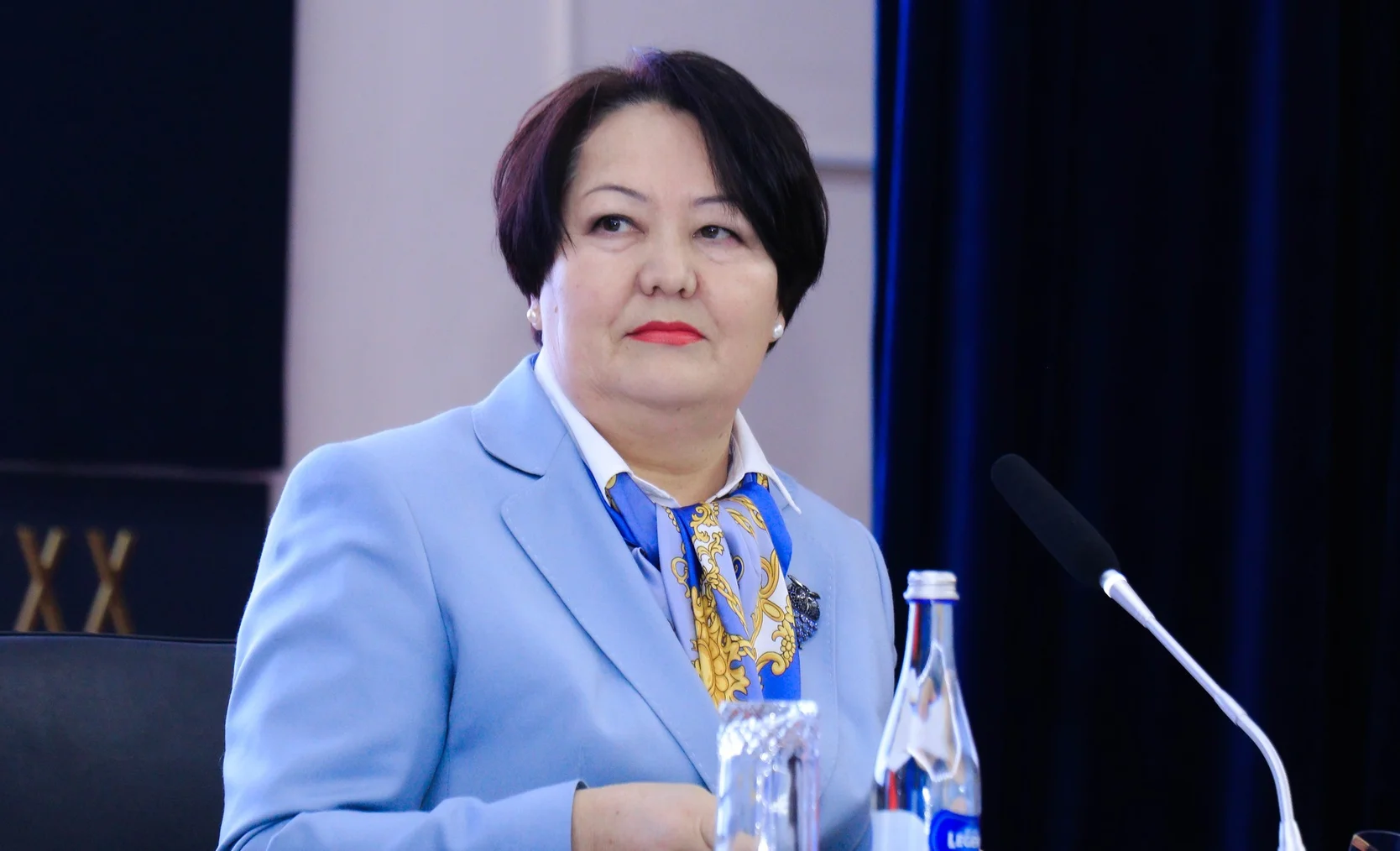 Жаңы жылда мугалимдердин эле эмес, билим берүүдөгү бардык кызматкердин айлыгы көбөйөт