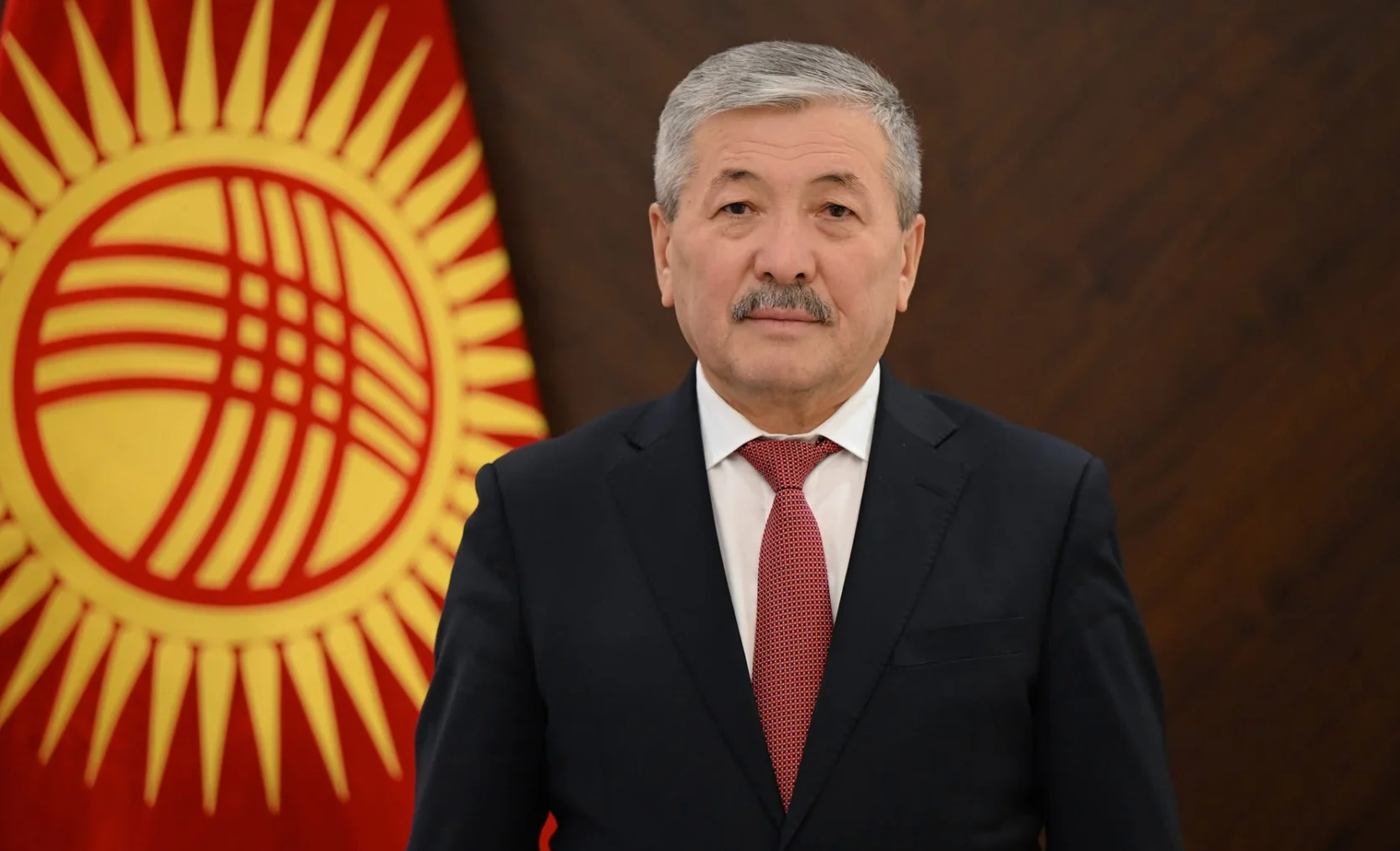 Касымалиев: Аз убакытта телекөрсөтүү жана радиоуктуруу коомдук турмуштун маанилүү бөлүгүнө айланды