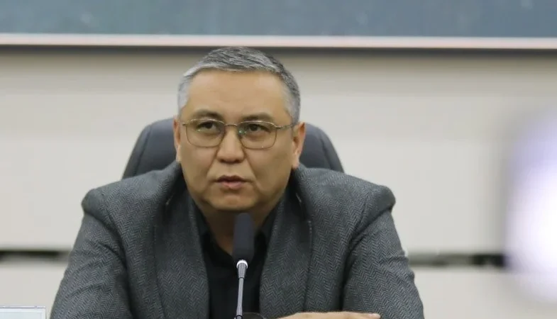 Абакиров №26 округда 460 миң сомго байланышкан окуяны териштирүүнү талап кылды