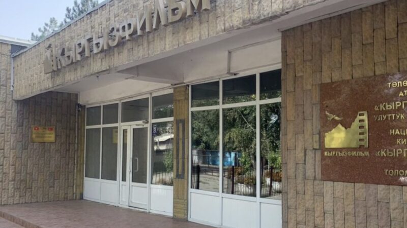 Президент: «Кыргыз кинематографиясына өзгөчө көңүл бурулат»